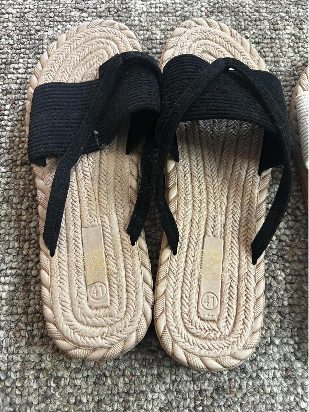 Pair of Women's Casual Flat Sandals with Braided Sole - size 10/41